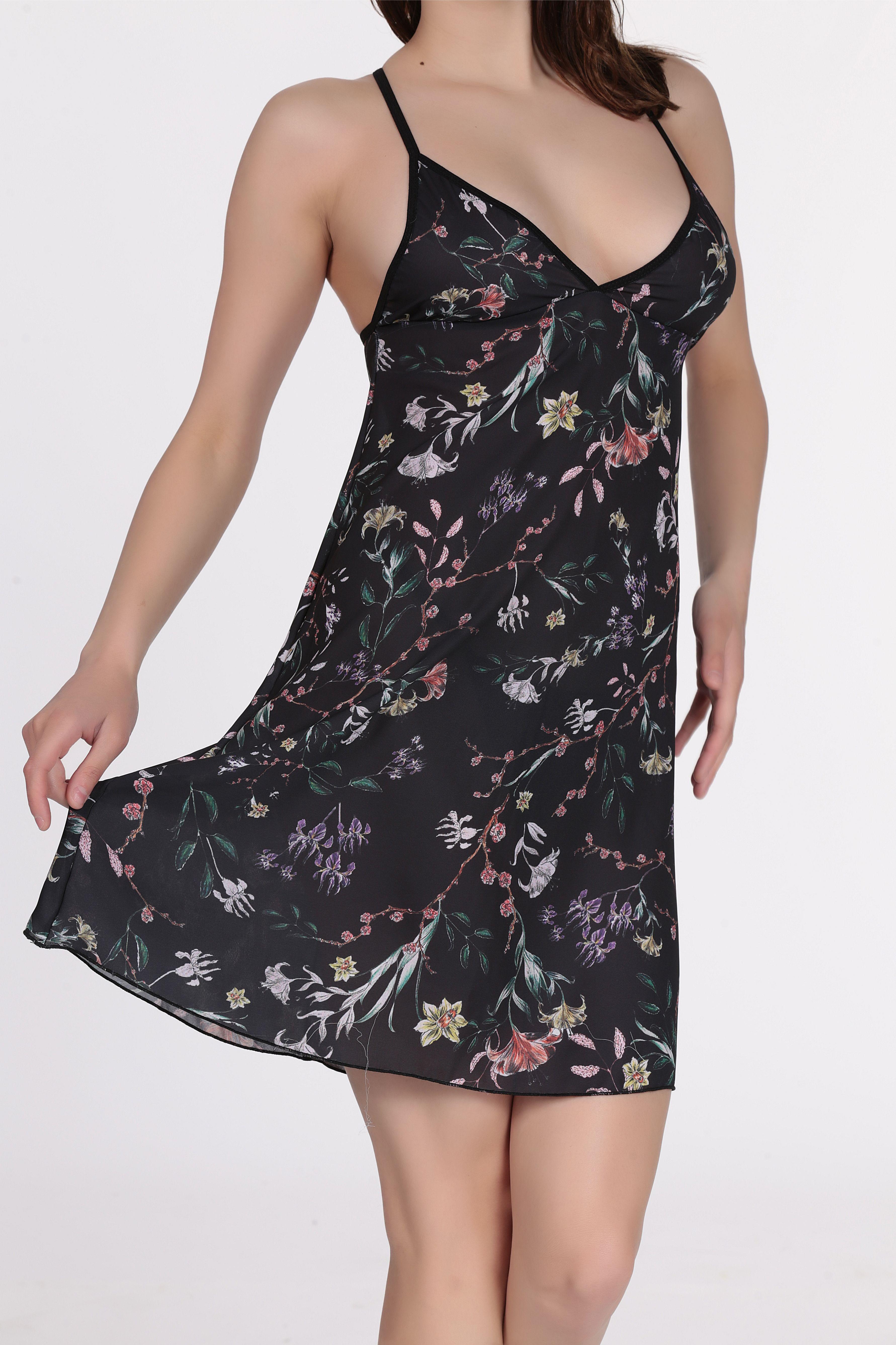 Floral Desenli İnce Askılı Saten Gecelik