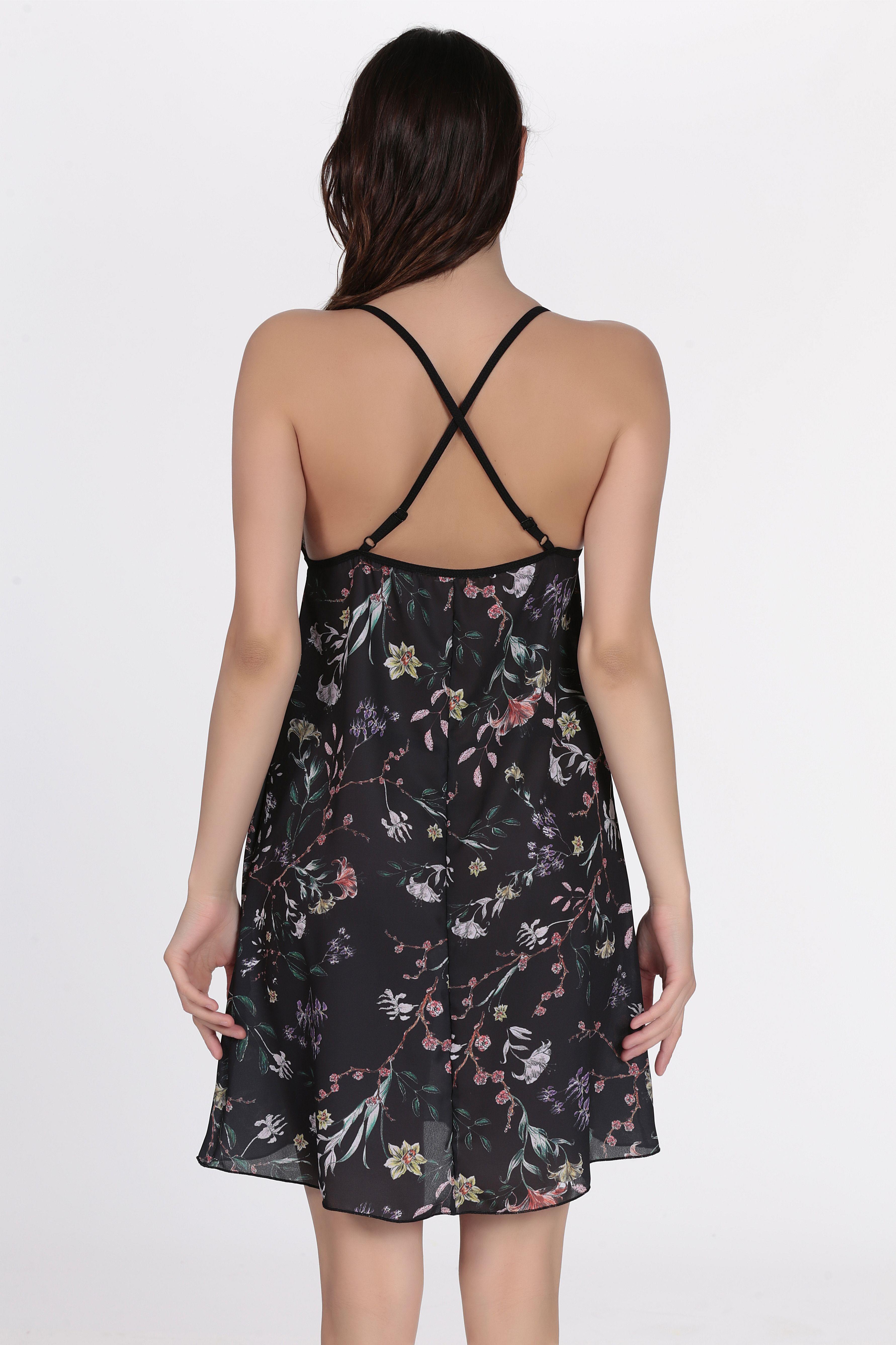 Floral Desenli İnce Askılı Saten Gecelik